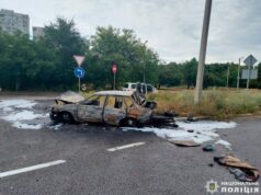 Unfall in Charkiw: Kollision von Autos und Feuer vor Ort
