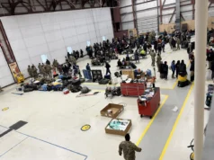 Große Lufttransport-Evakuierungen in Alaska nach Zerstörung von Dörfern durch Überreste eines Taifuns