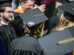 Indiana führt Dual-Credit-Übertragungsweg zu kirchlichen Privatkollegien ein