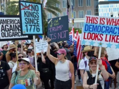 Bürgerrechtsgruppen und Gewerkschaften bereiten sich auf die ‘No Kings’-Demonstrationen am Samstag vor